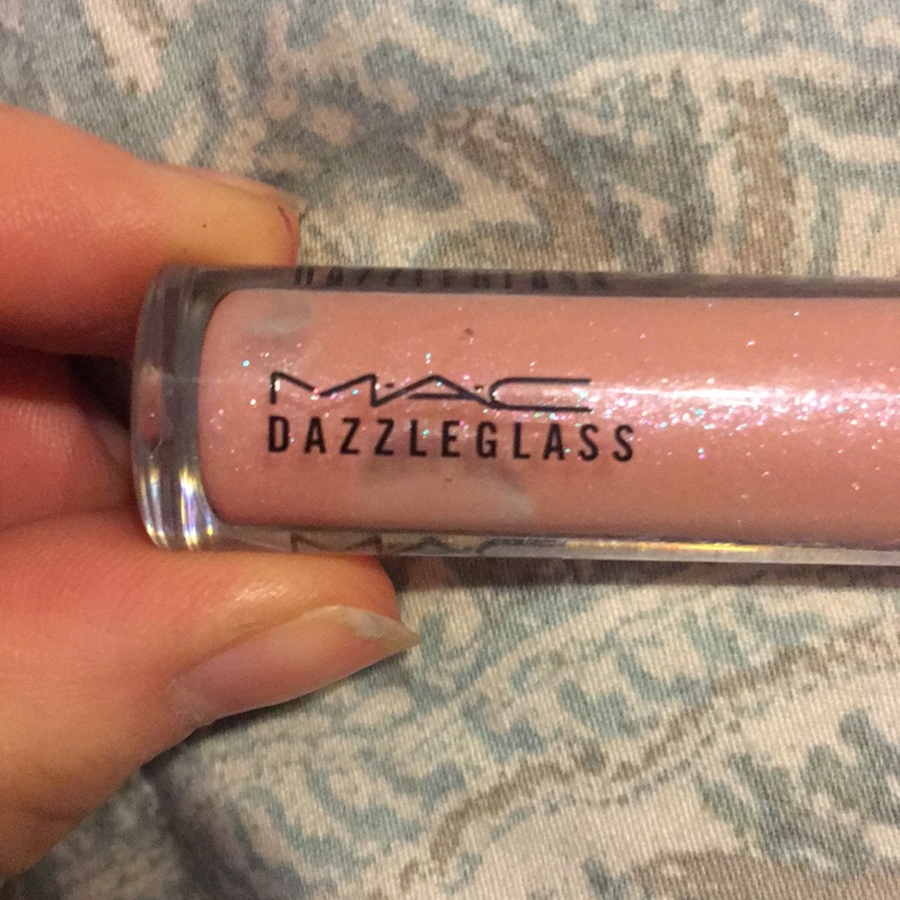 M.A.C Dazzleglass